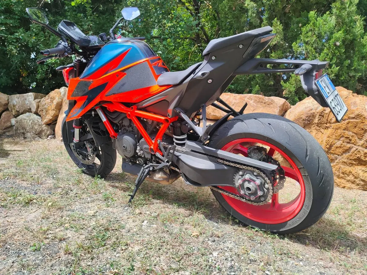 KTM 1290 Super Duke R (2021) (2)