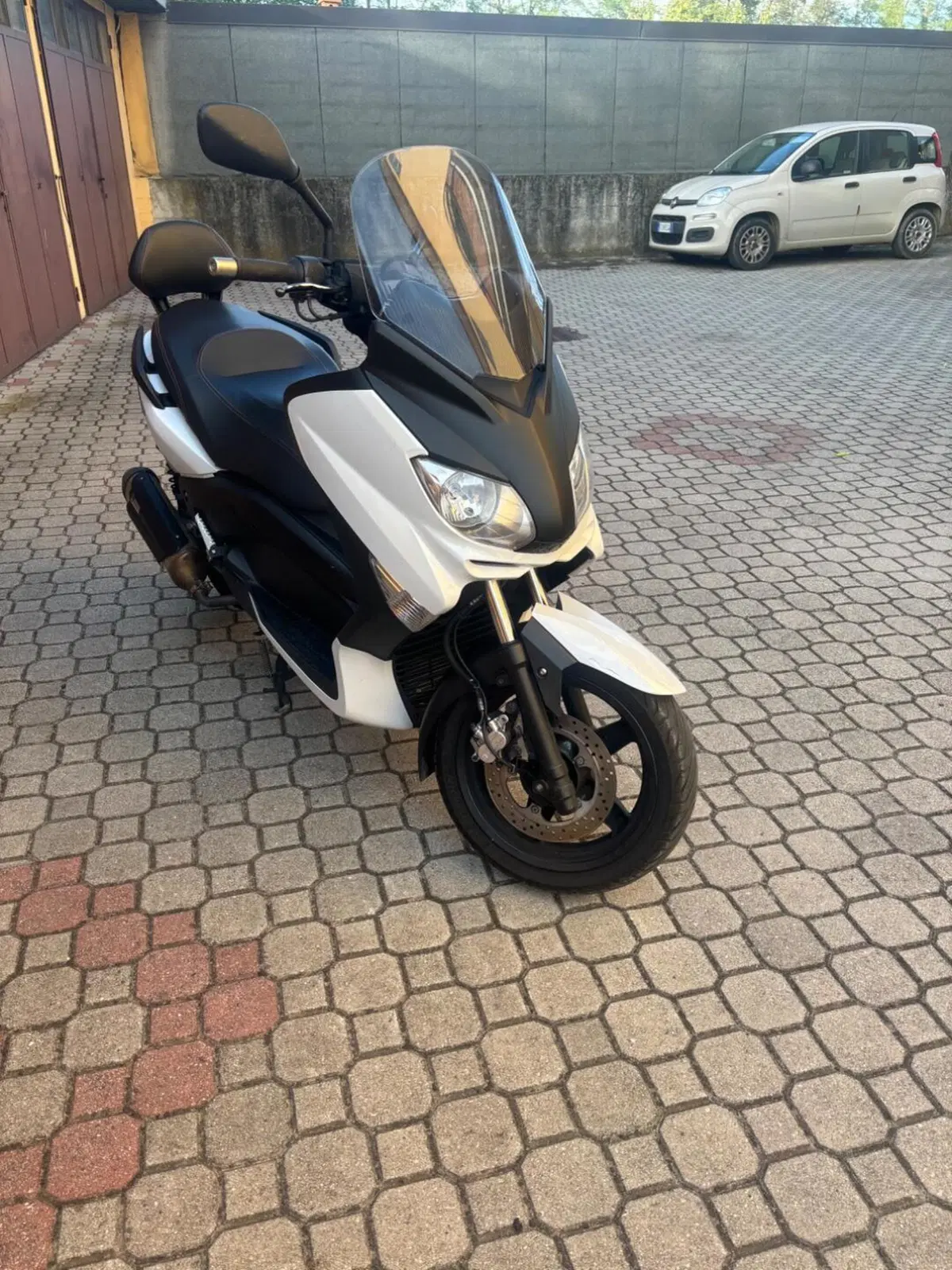 Yamaha X-Max 250 (2010 - 13) (3)