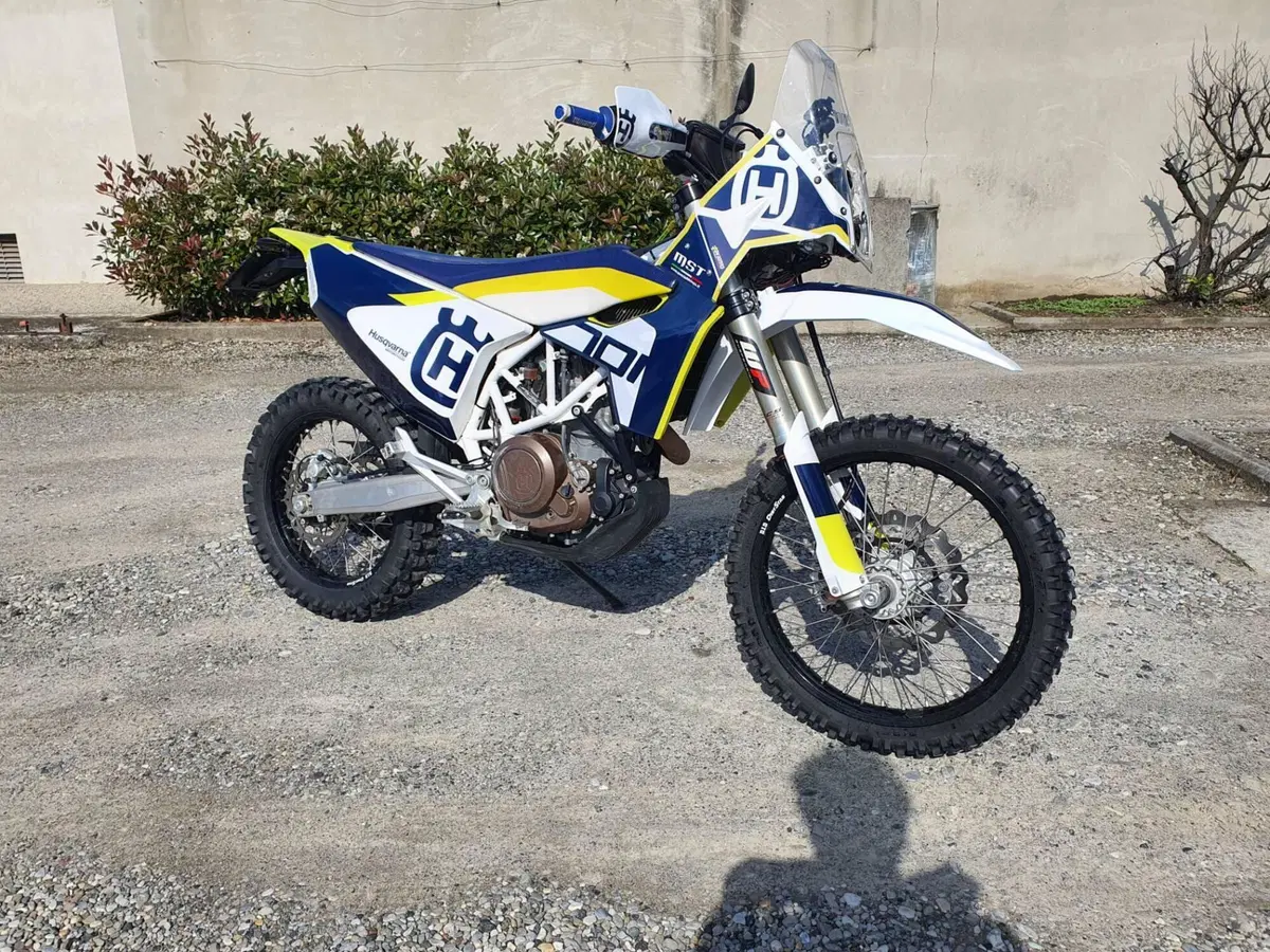 Husqvarna 701 Enduro (2016) (2)
