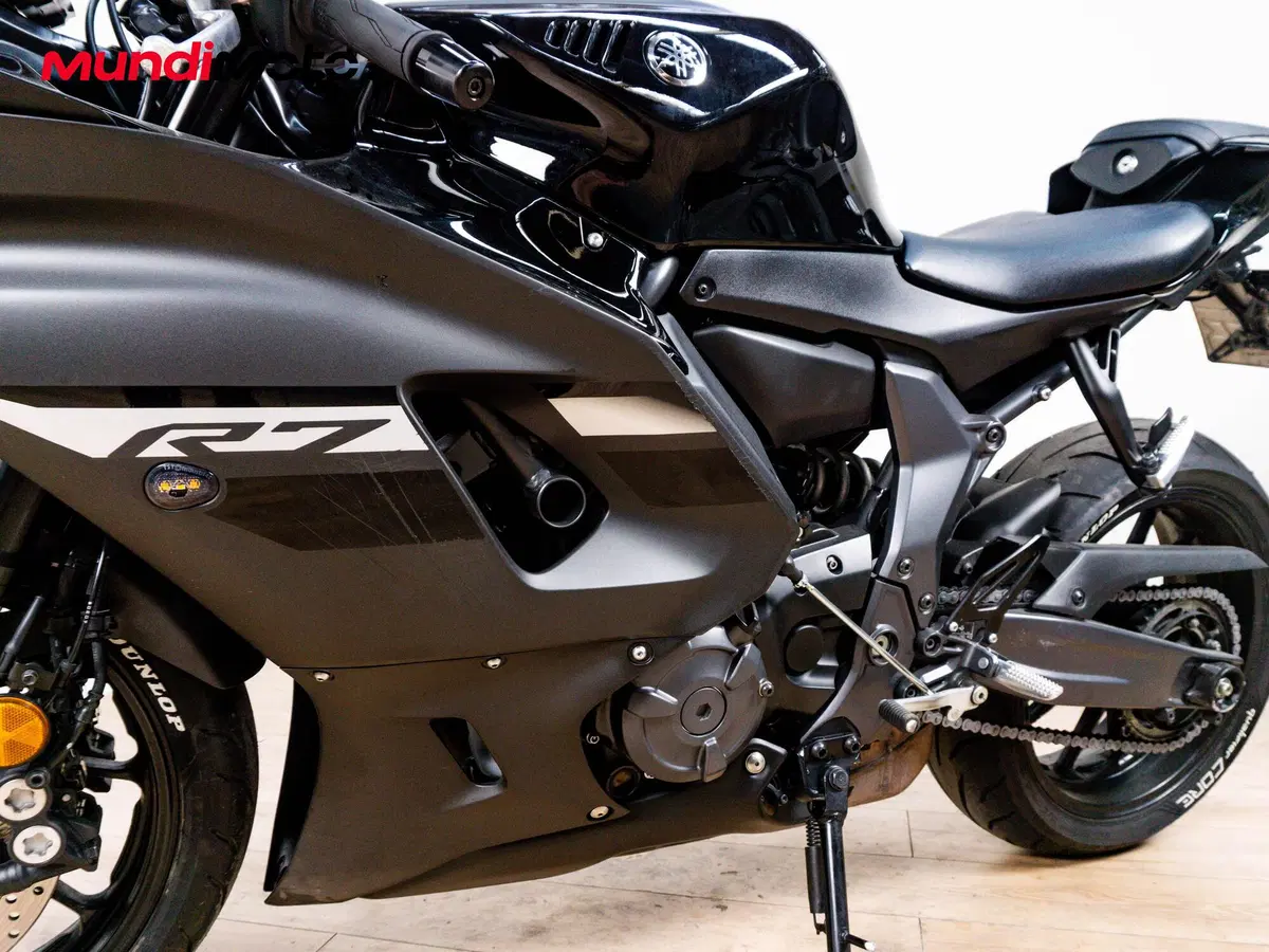 Yamaha YZF R7 (2021 - 25) (9)