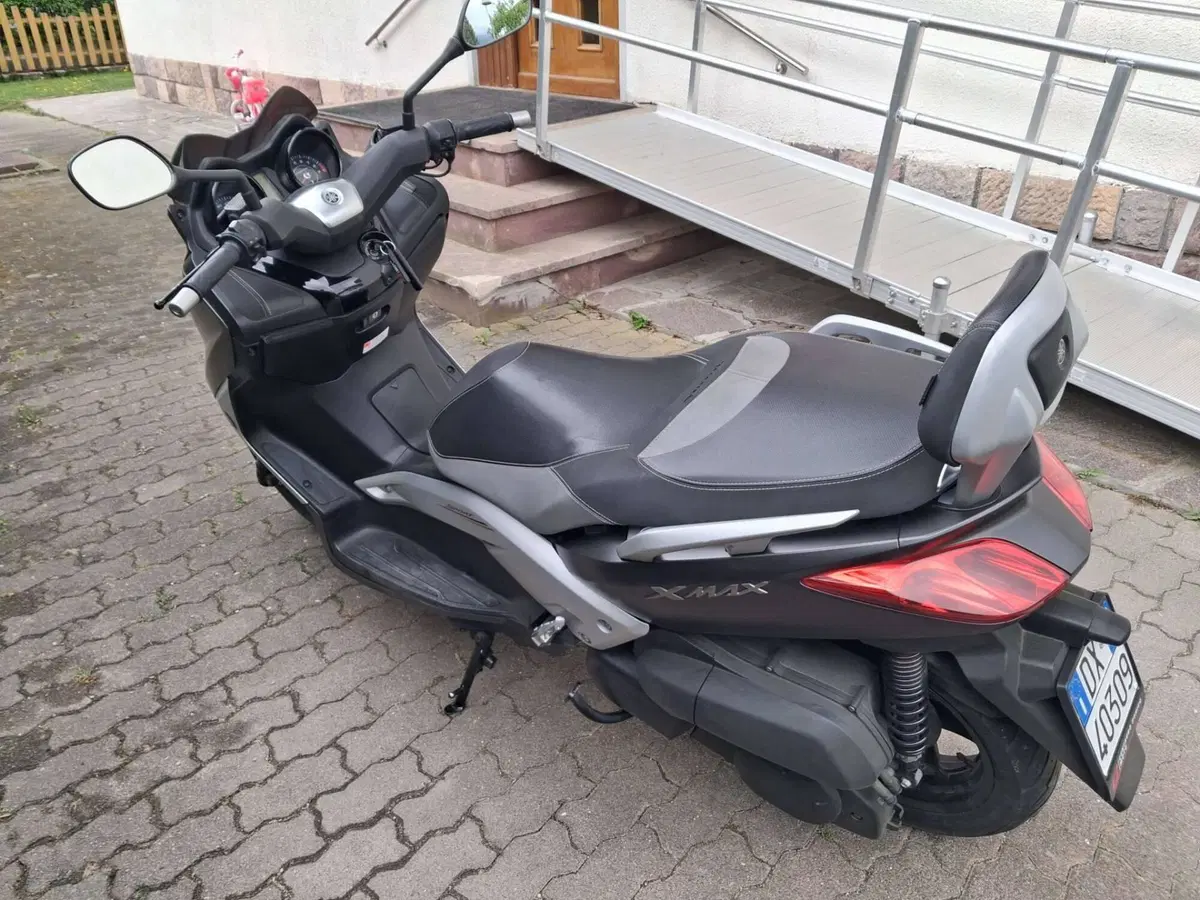 Yamaha X-Max 250 Sport (2011 - 13) (2)