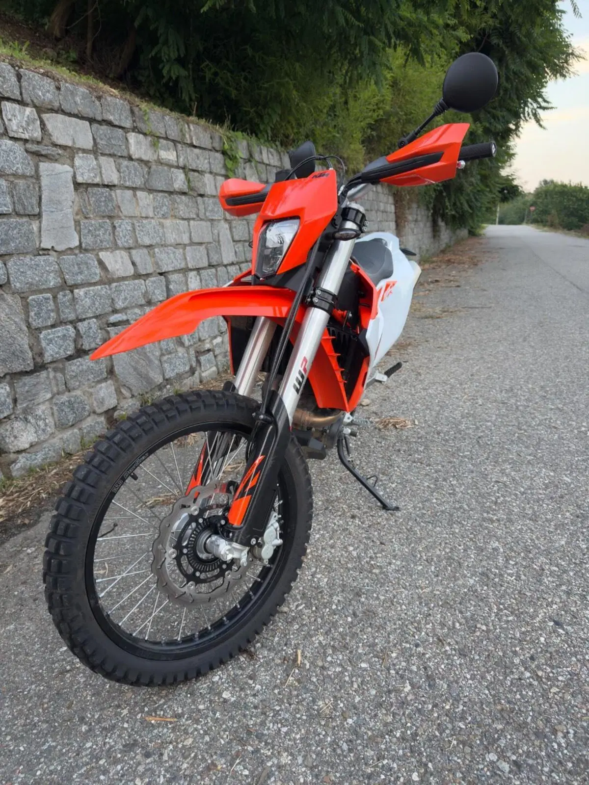 KTM 690 Enduro R (2026) (5)