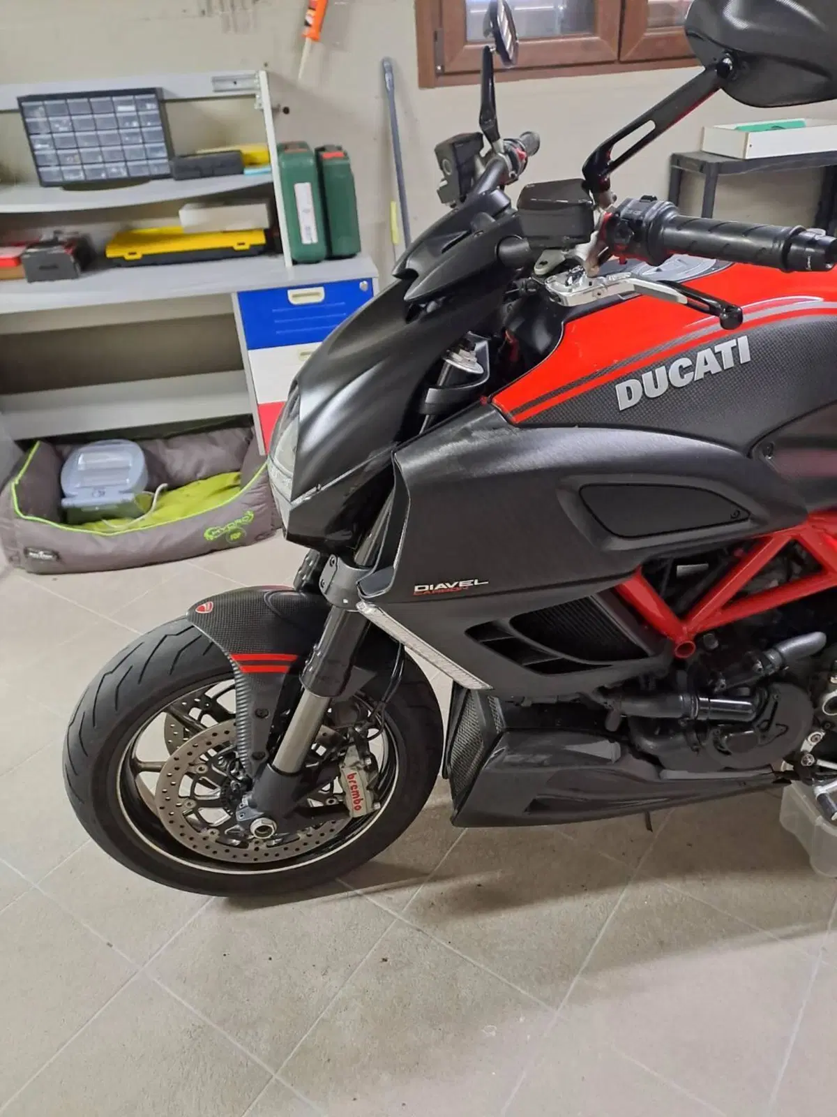 Ducati Diavel 1200 Carbon (2010 - 13) (2)