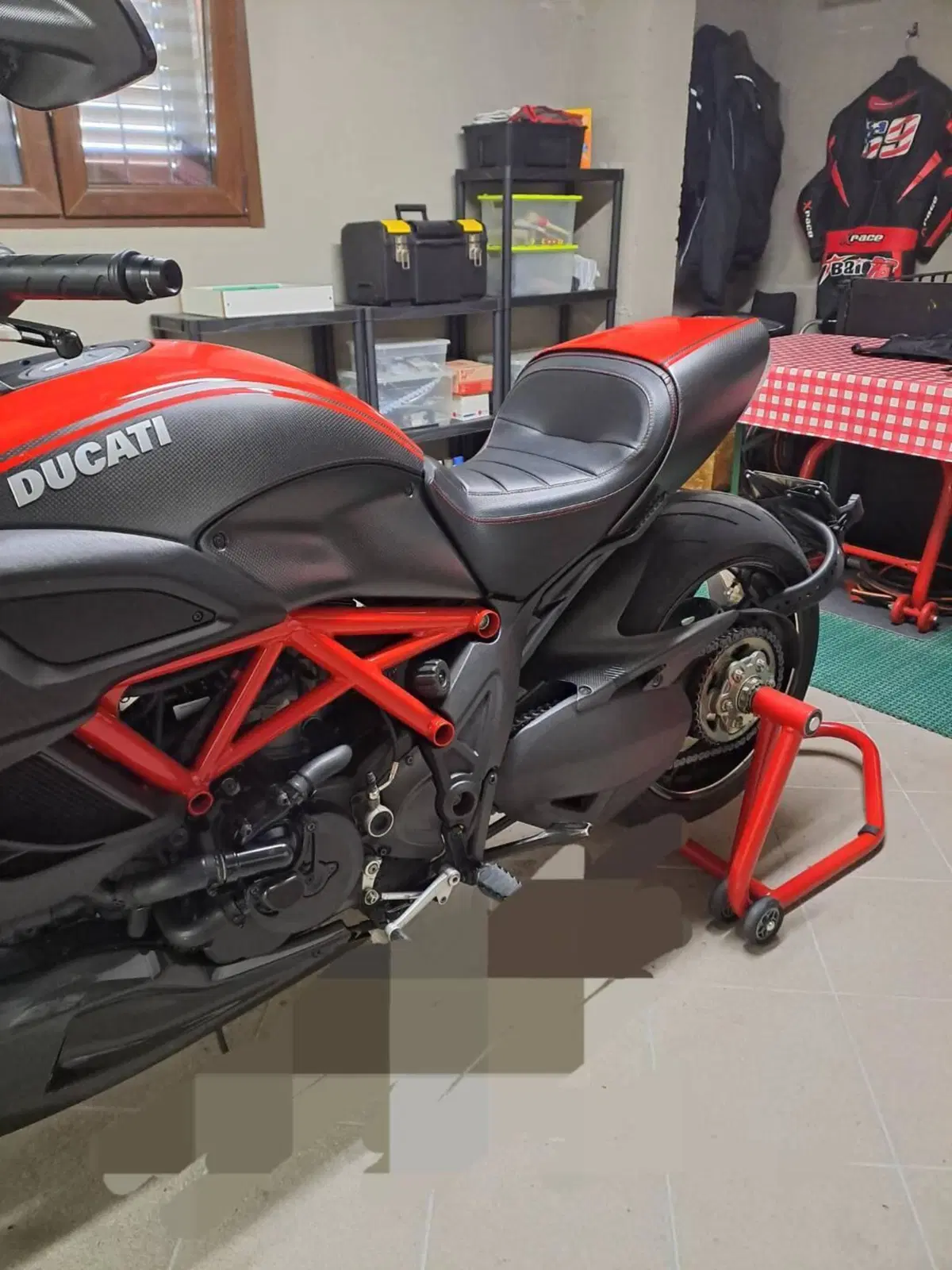 Ducati Diavel 1200 Carbon (2010 - 13) (3)