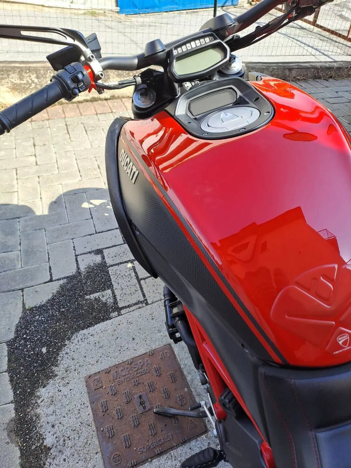 Ducati Diavel 1200 Carbon (2010 - 13) (9)