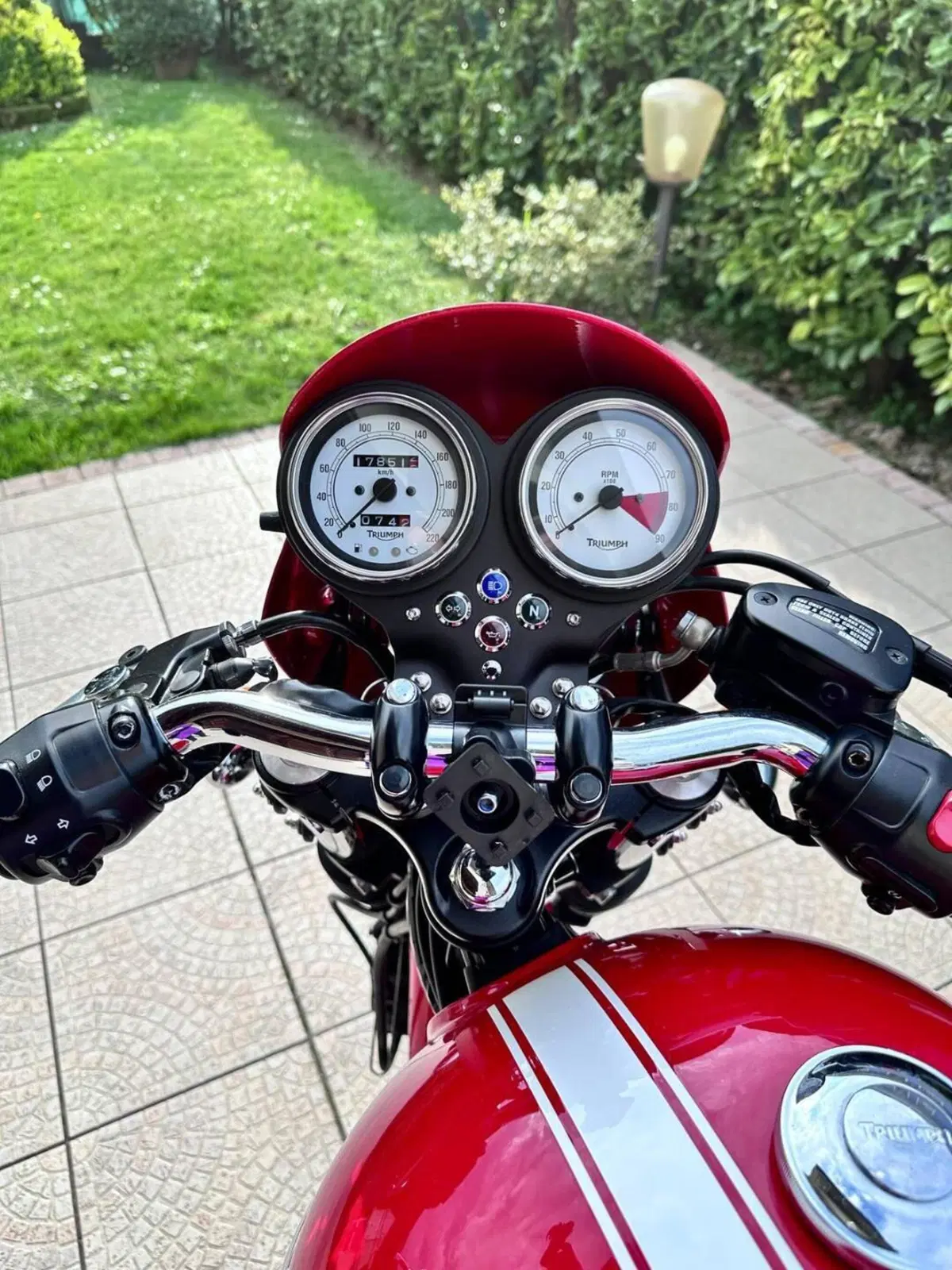 Triumph Thruxton 900 (2004 - 15) (4)