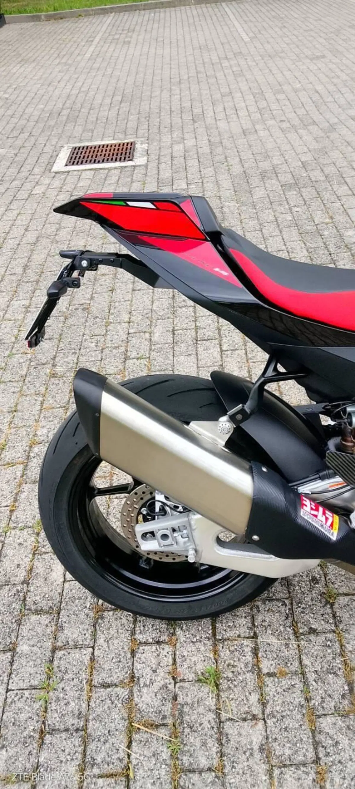 Aprilia Tuono V4 Factory (2025 - 26) (6)