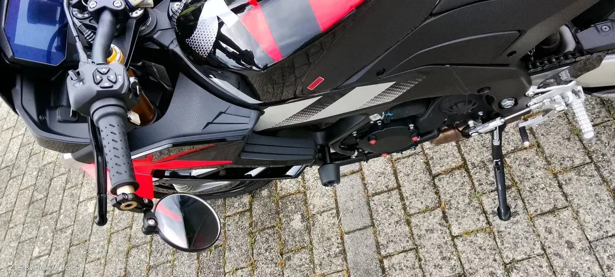 Aprilia Tuono V4 Factory (2025 - 26) (7)