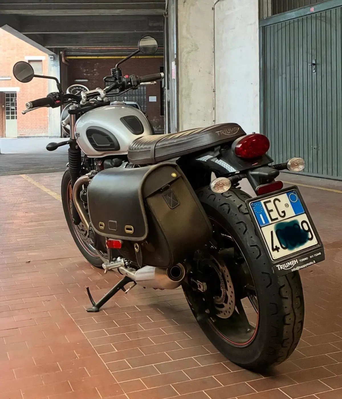 Triumph Street Twin 900 (2016) (3)