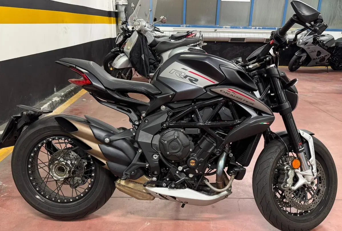 MV Agusta Dragster 800 RR (2021 - 23)