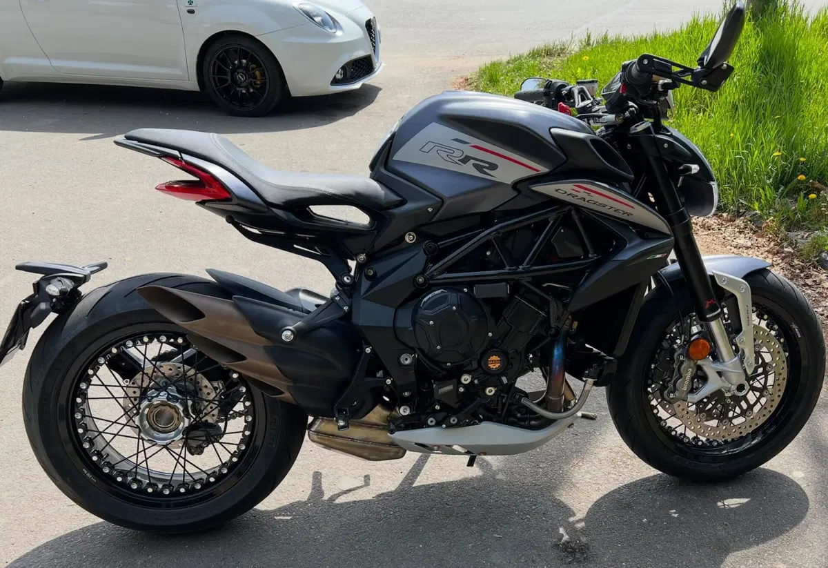 MV Agusta Dragster 800 RR (2021 - 23) (2)