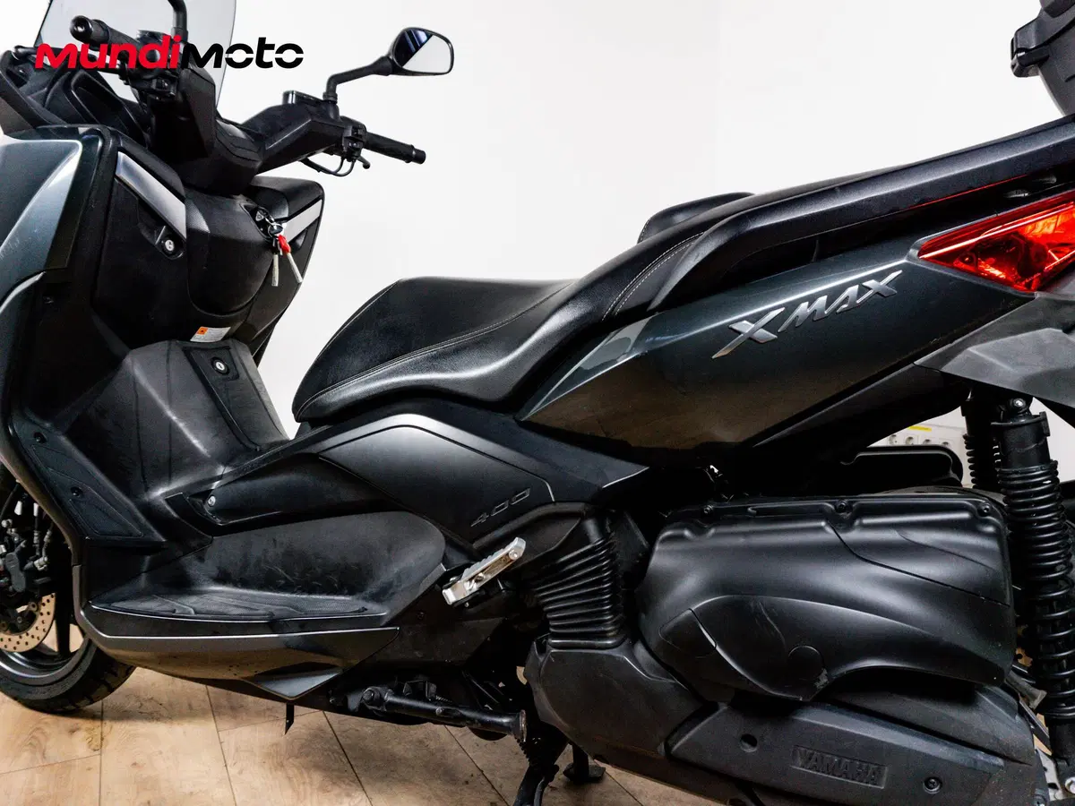 Yamaha X-Max 400 Iron Max ABS (2016) (9)