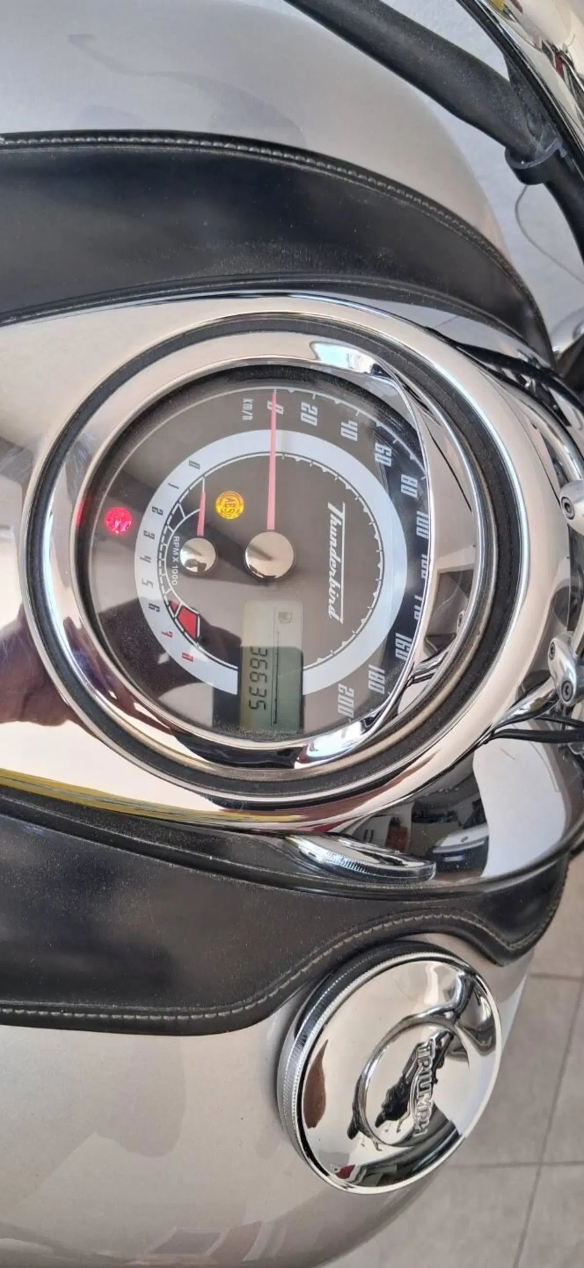 Triumph Thunderbird 1600 ABS (7)