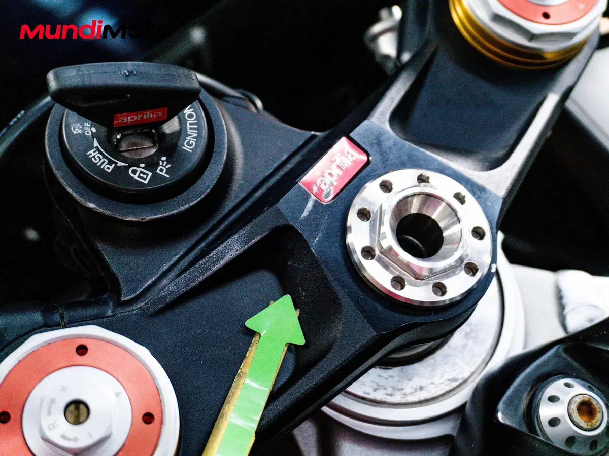 Aprilia RSV4 1100 (2025 - 26) (11)
