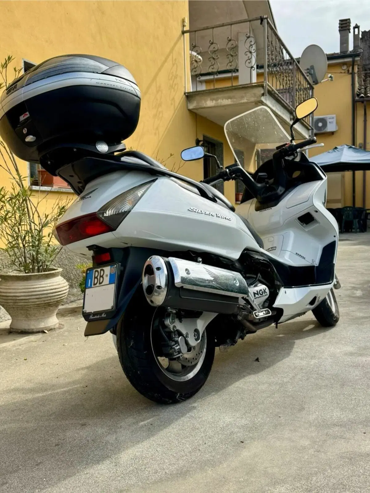 Honda Silver Wing 600 (2001 - 05) (2)