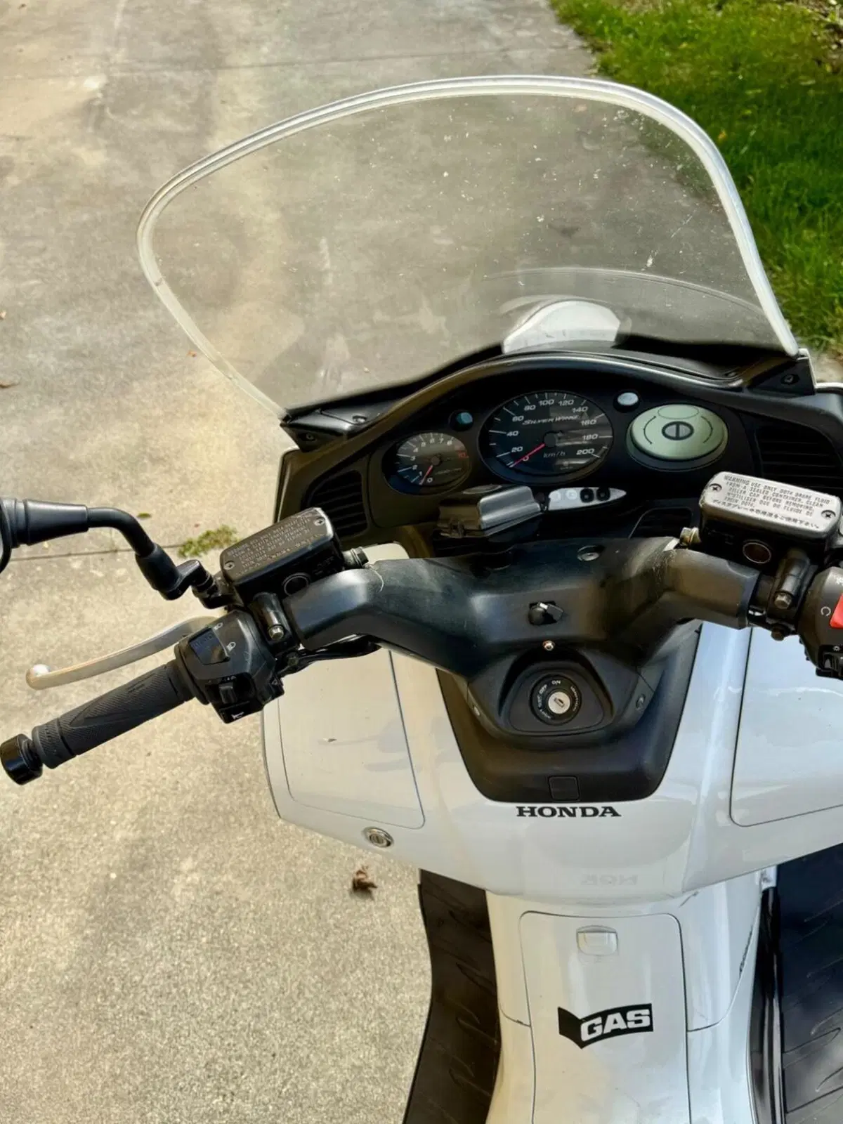 Honda Silver Wing 600 (2001 - 05) (3)