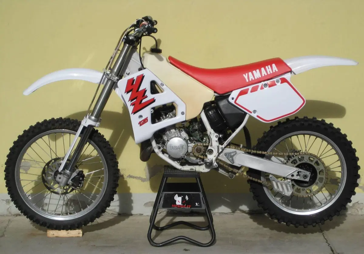 Yamaha yz 125 (2)