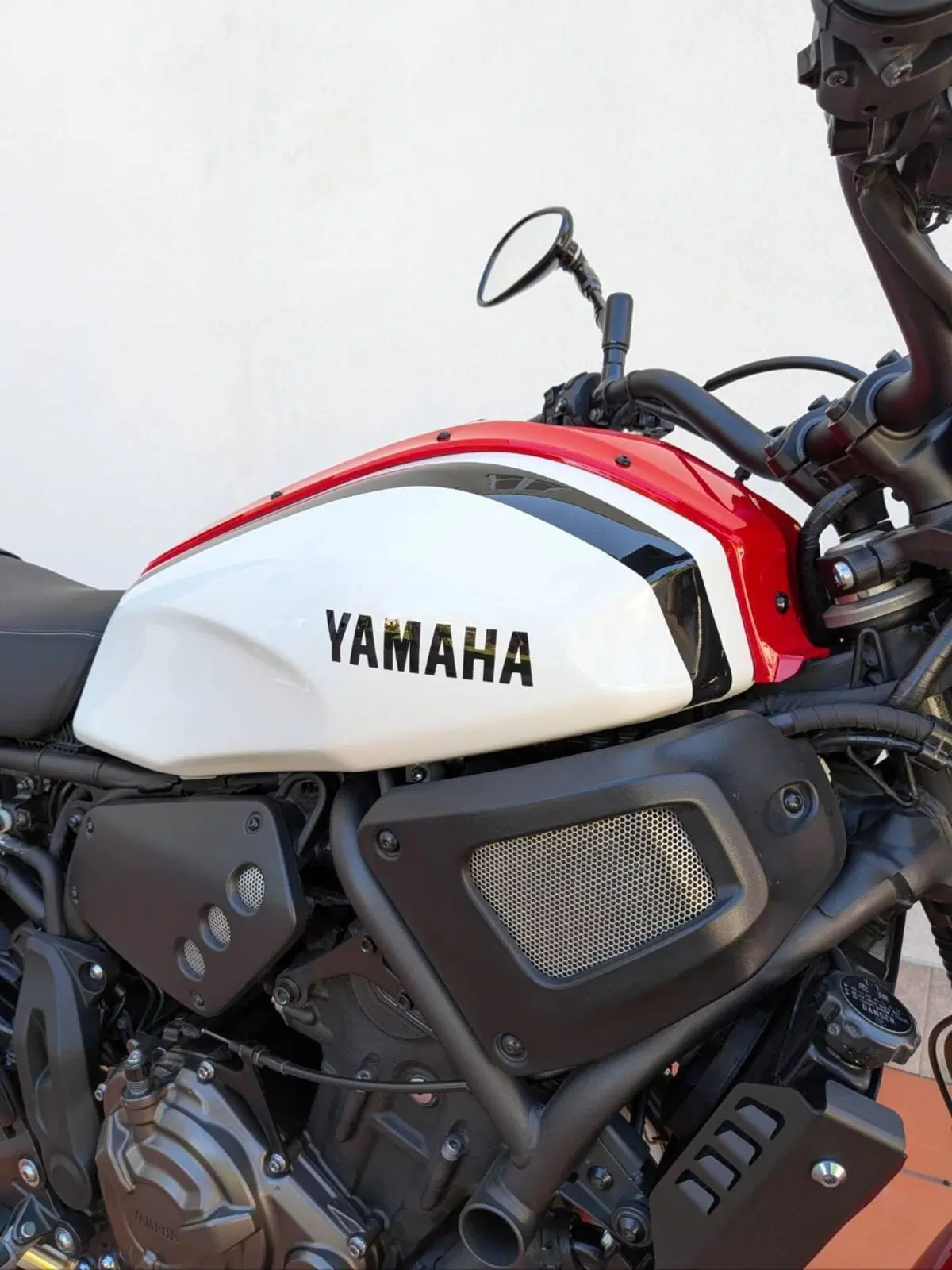 Yamaha XSR 700 ABS (2016 - 20) (9)