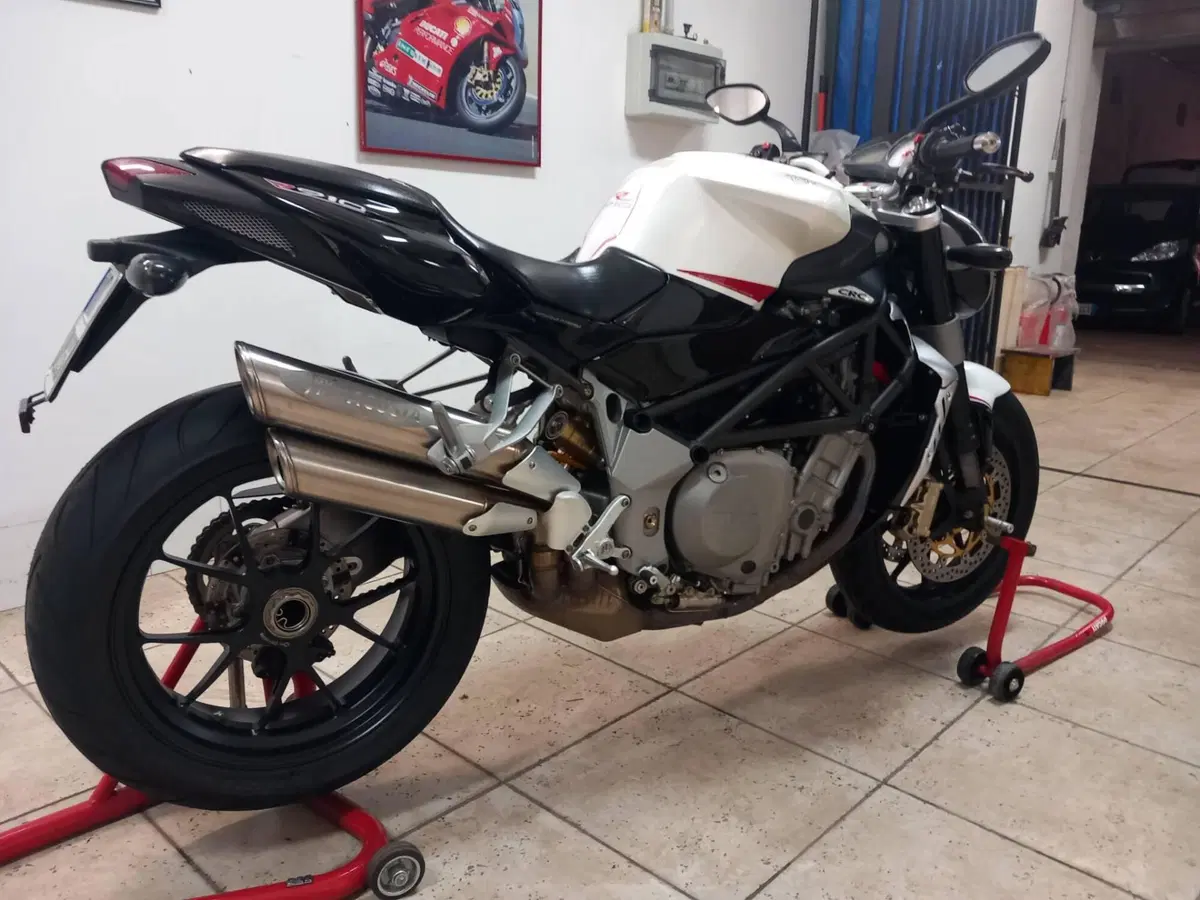 MV Agusta Brutale 910 R (2006 - 11) (2)
