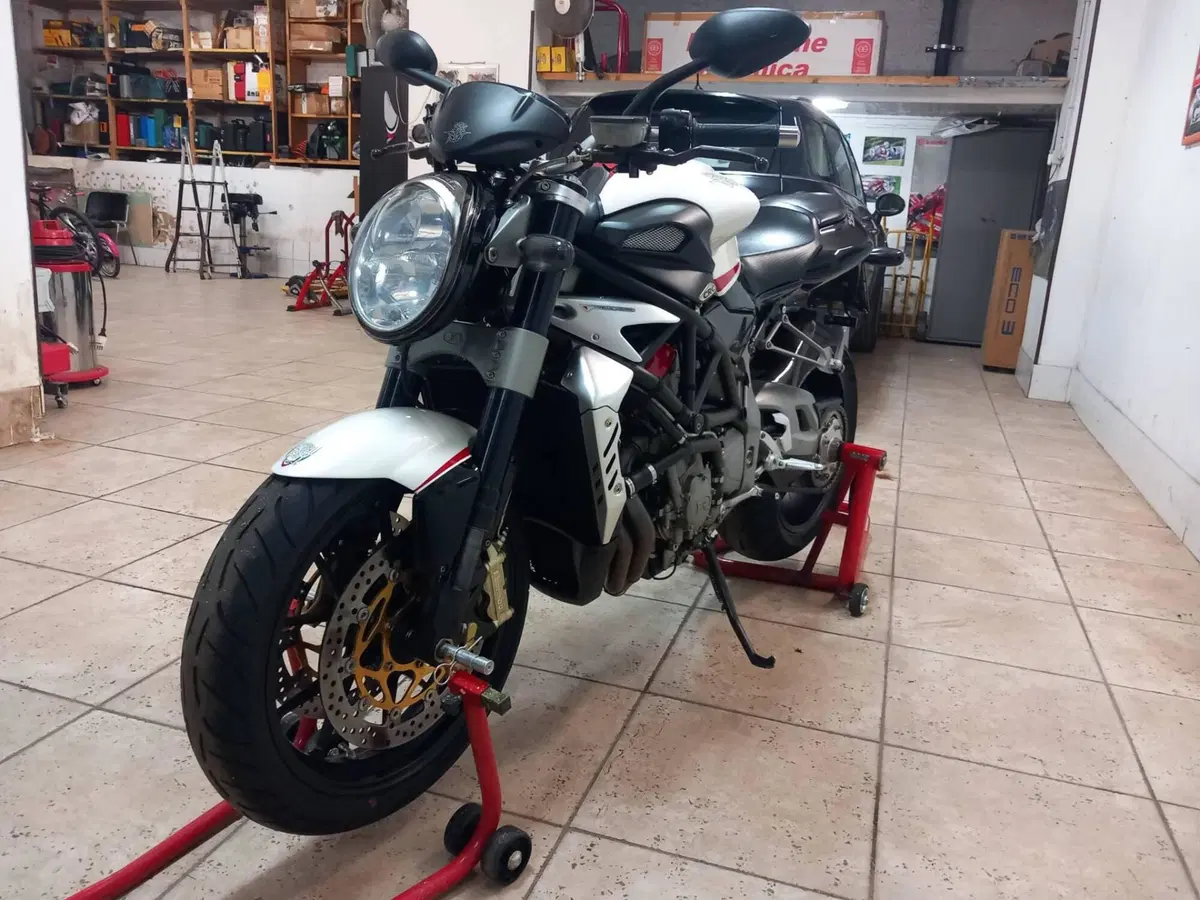 MV Agusta Brutale 910 R (2006 - 11) (3)