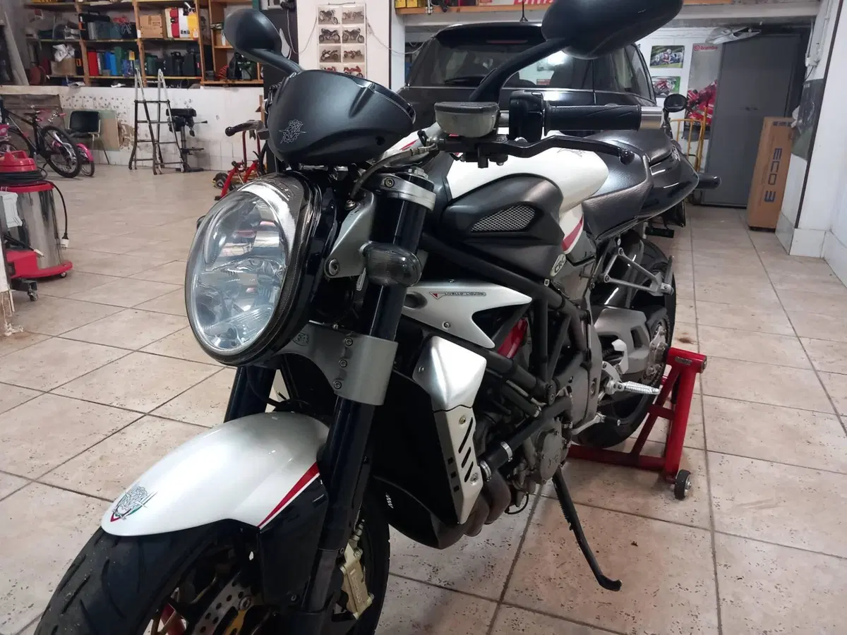 MV Agusta Brutale 910 R (2006 - 11) (4)