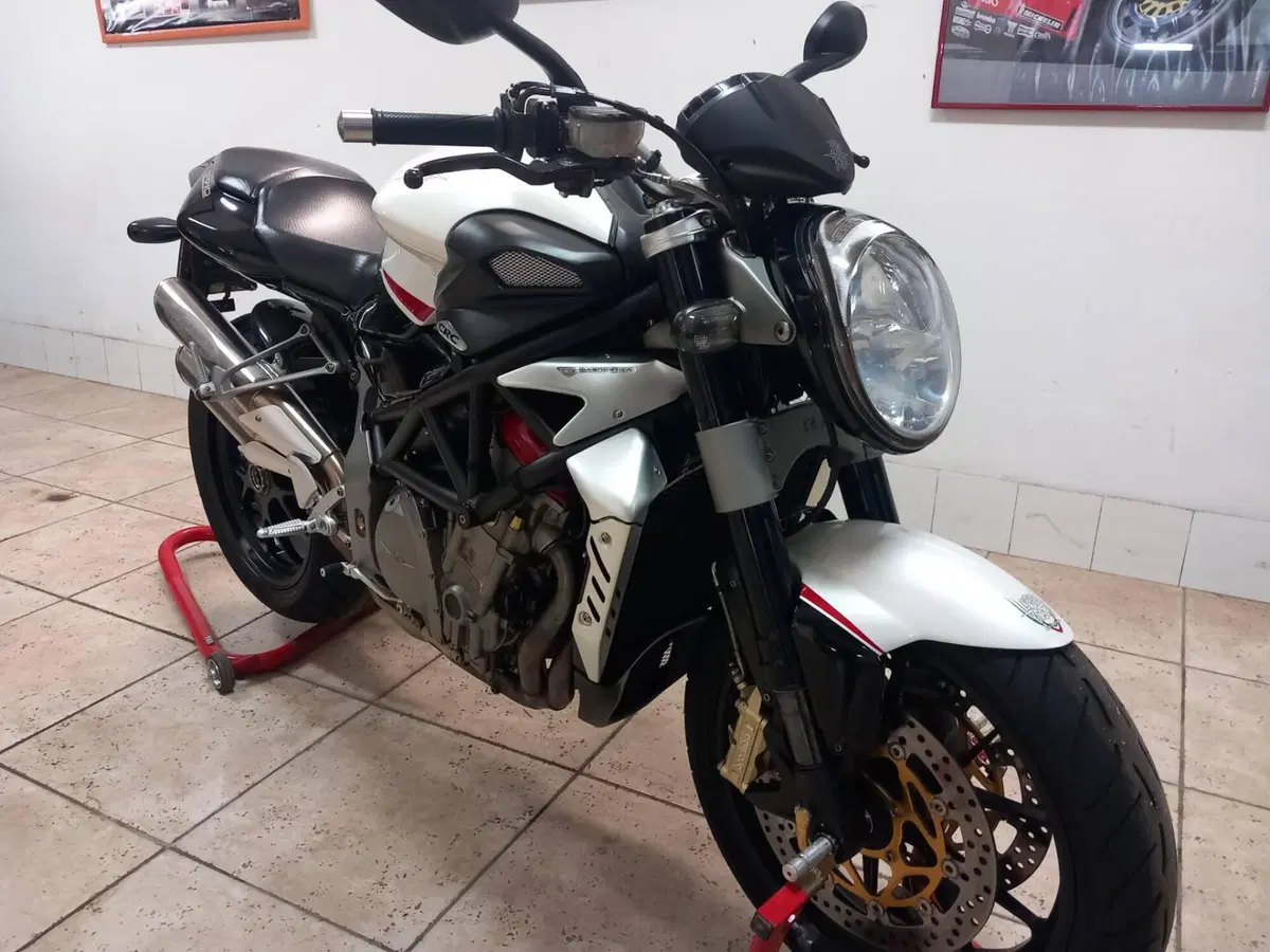 MV Agusta Brutale 910 R (2006 - 11) (5)