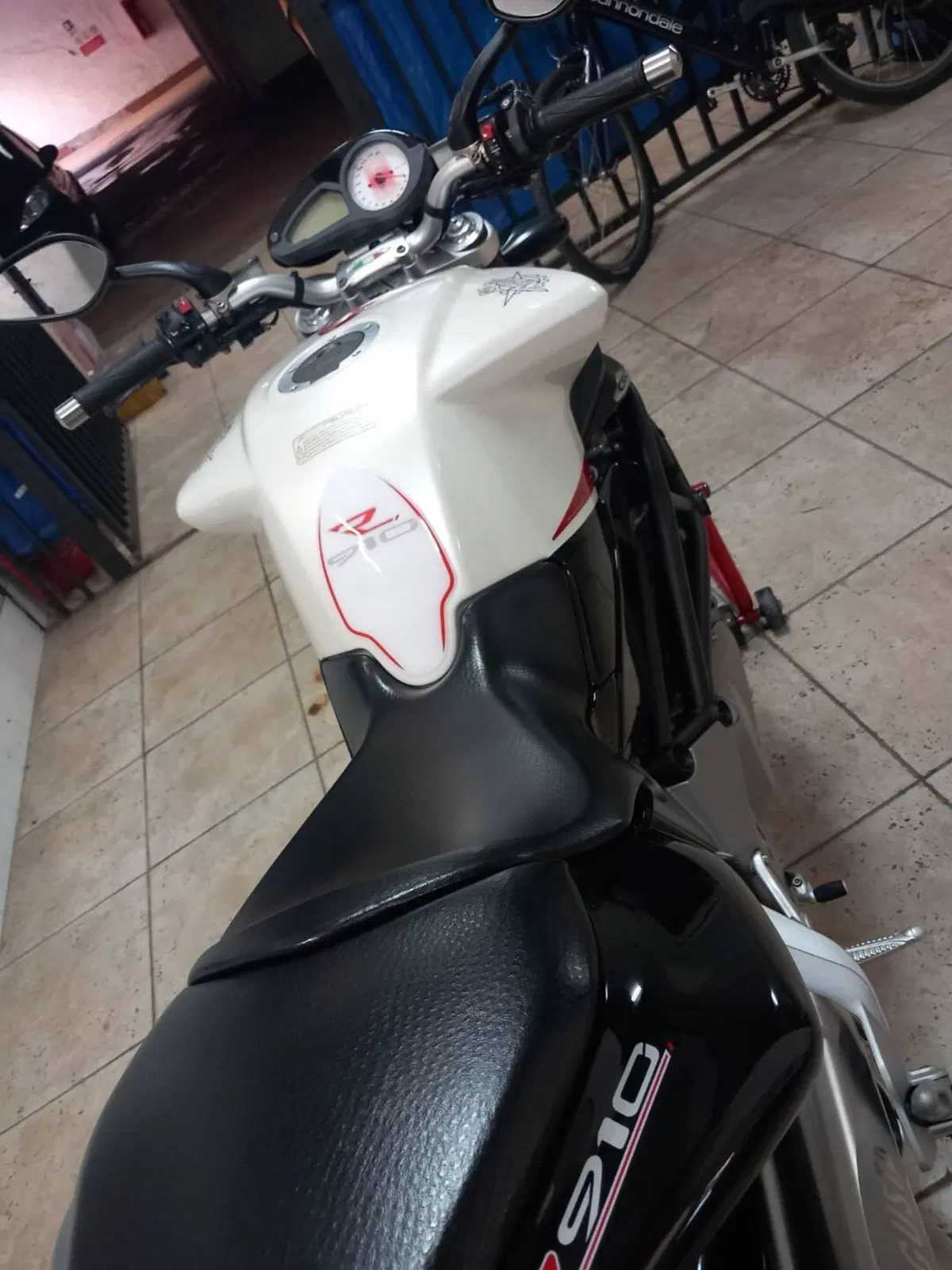 MV Agusta Brutale 910 R (2006 - 11) (6)