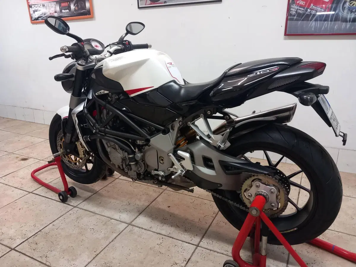 MV Agusta Brutale 910 R (2006 - 11) (8)