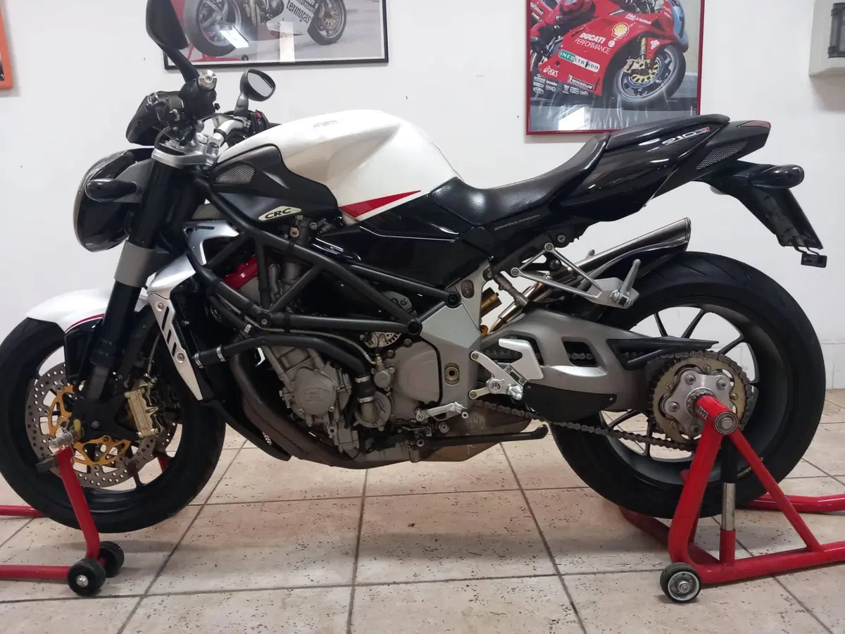MV Agusta Brutale 910 R (2006 - 11) (12)