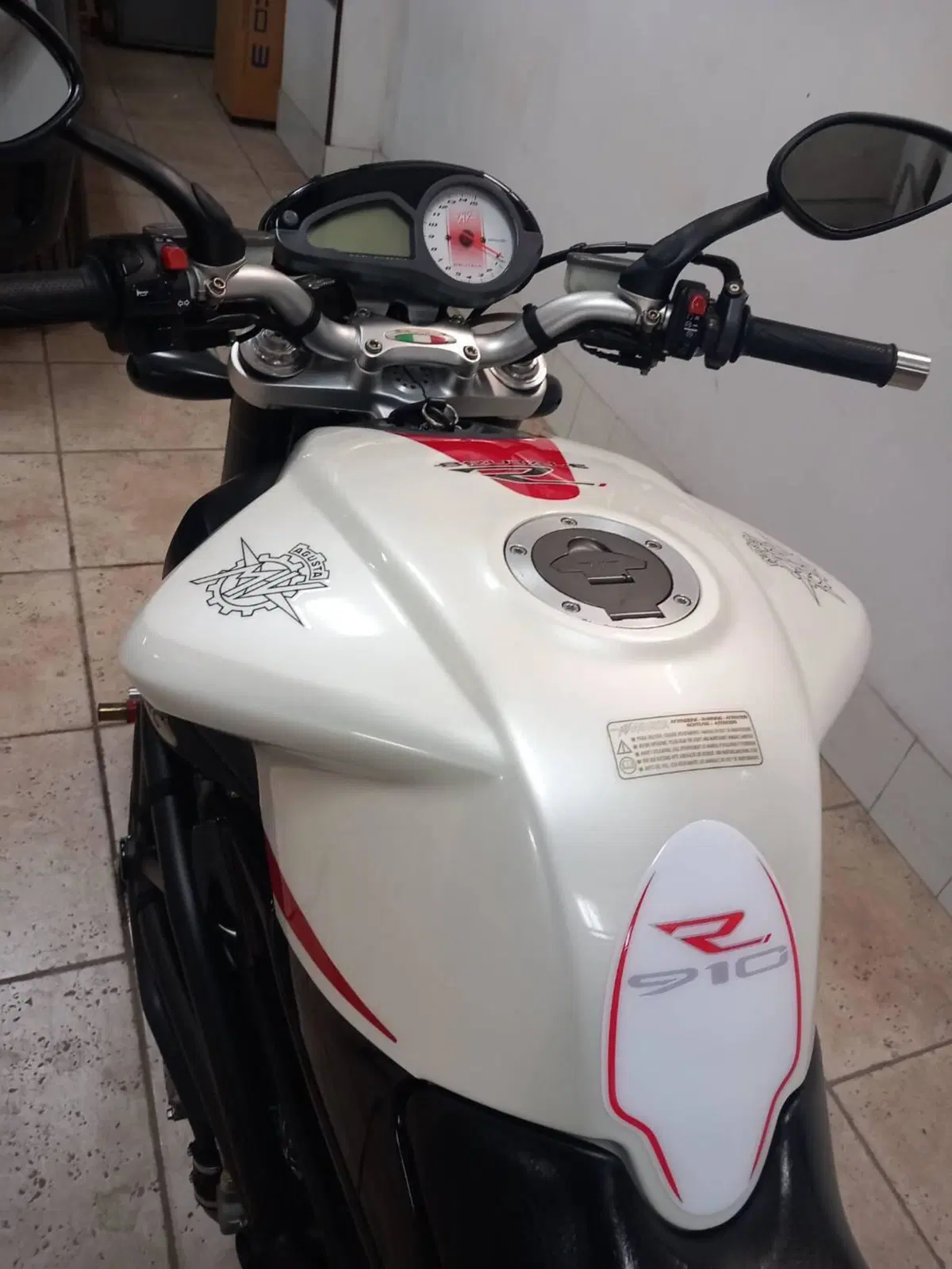 MV Agusta Brutale 910 R (2006 - 11) (13)