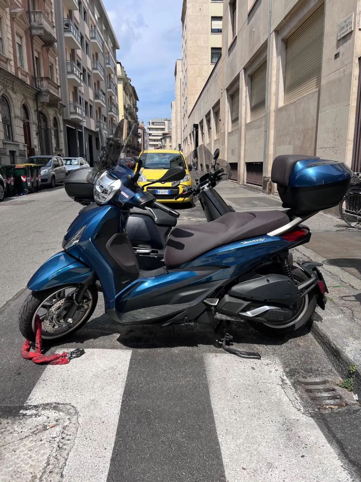 Piaggio Beverly 300 ABS-ASR (2021 - 25) (2)
