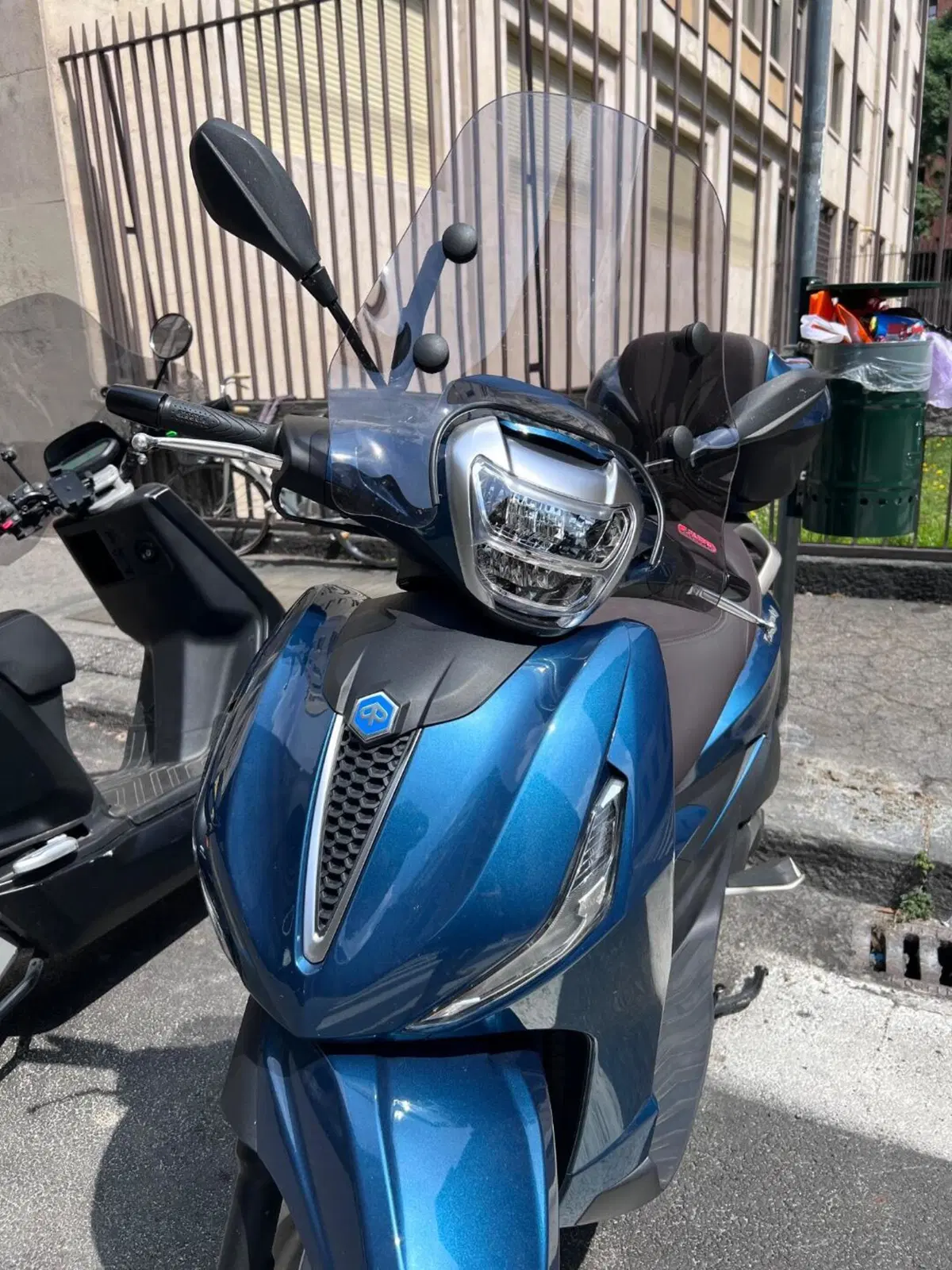 Piaggio Beverly 300 ABS-ASR (2021 - 25) (7)
