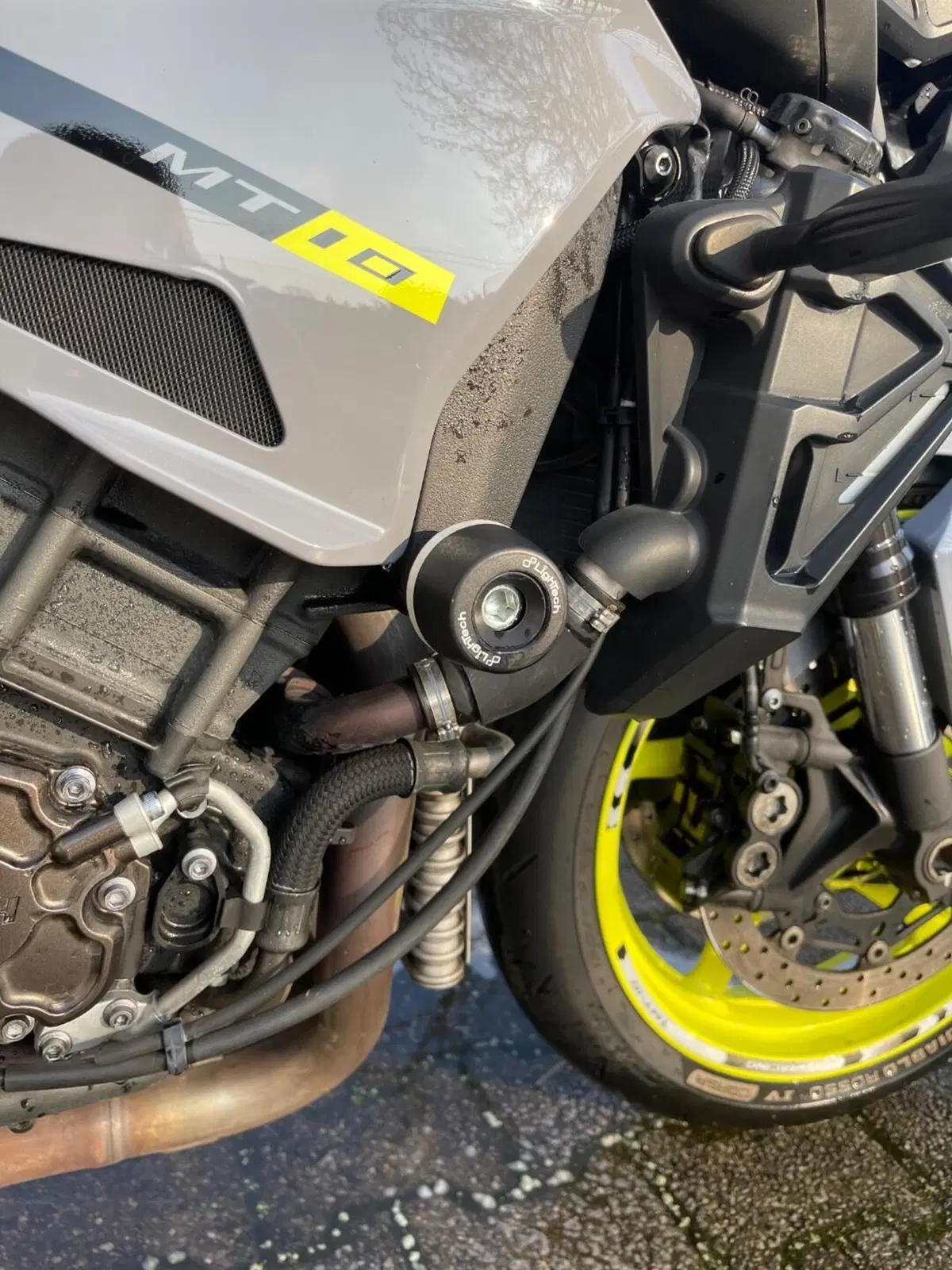Yamaha MT-10 ABS (2016 - 17) (4)
