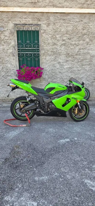 Kawasaki Ninja 636 ZX-6R (2005 - 06) usata