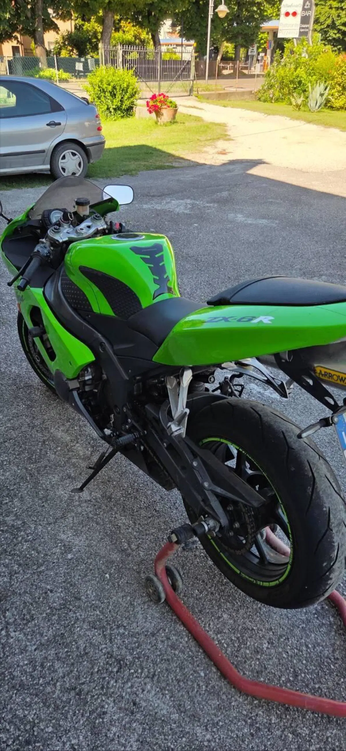 Kawasaki Ninja 636 ZX-6R (2005 - 06) (4)