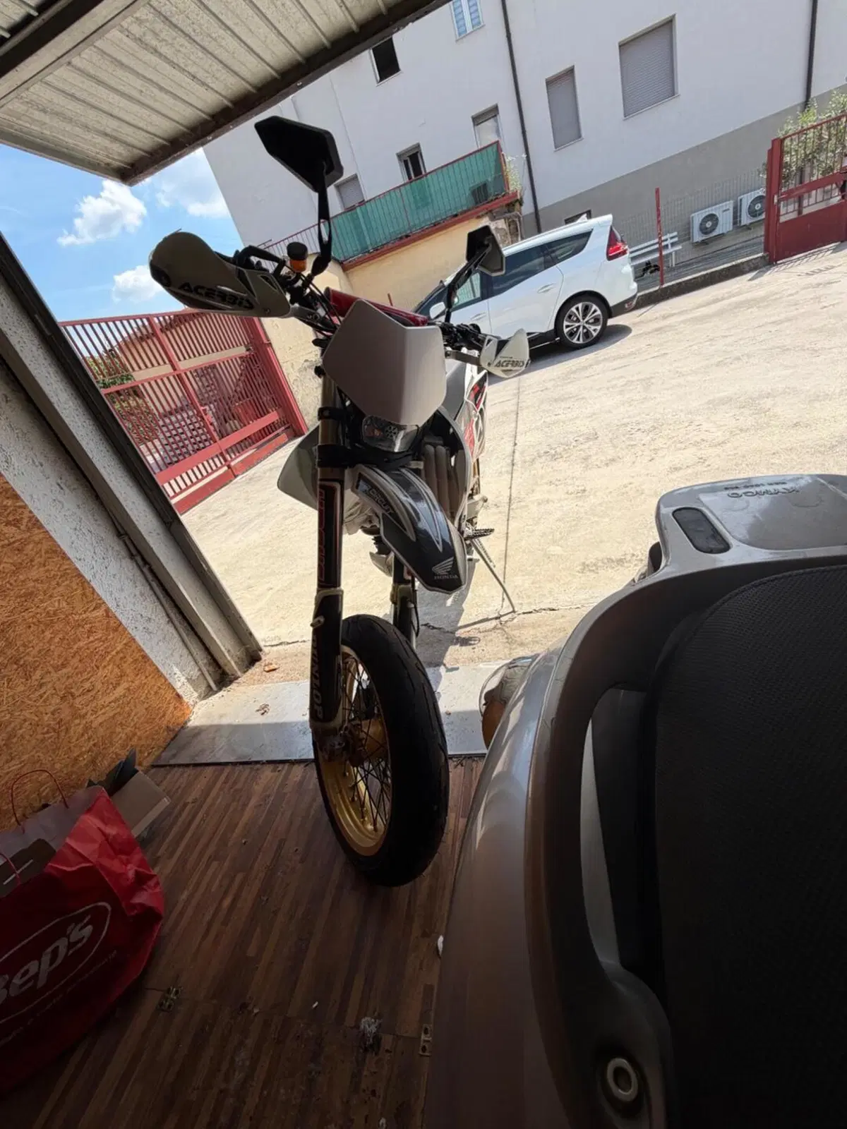 HM CRF 250 X Motard (2005 - 06)  (4)