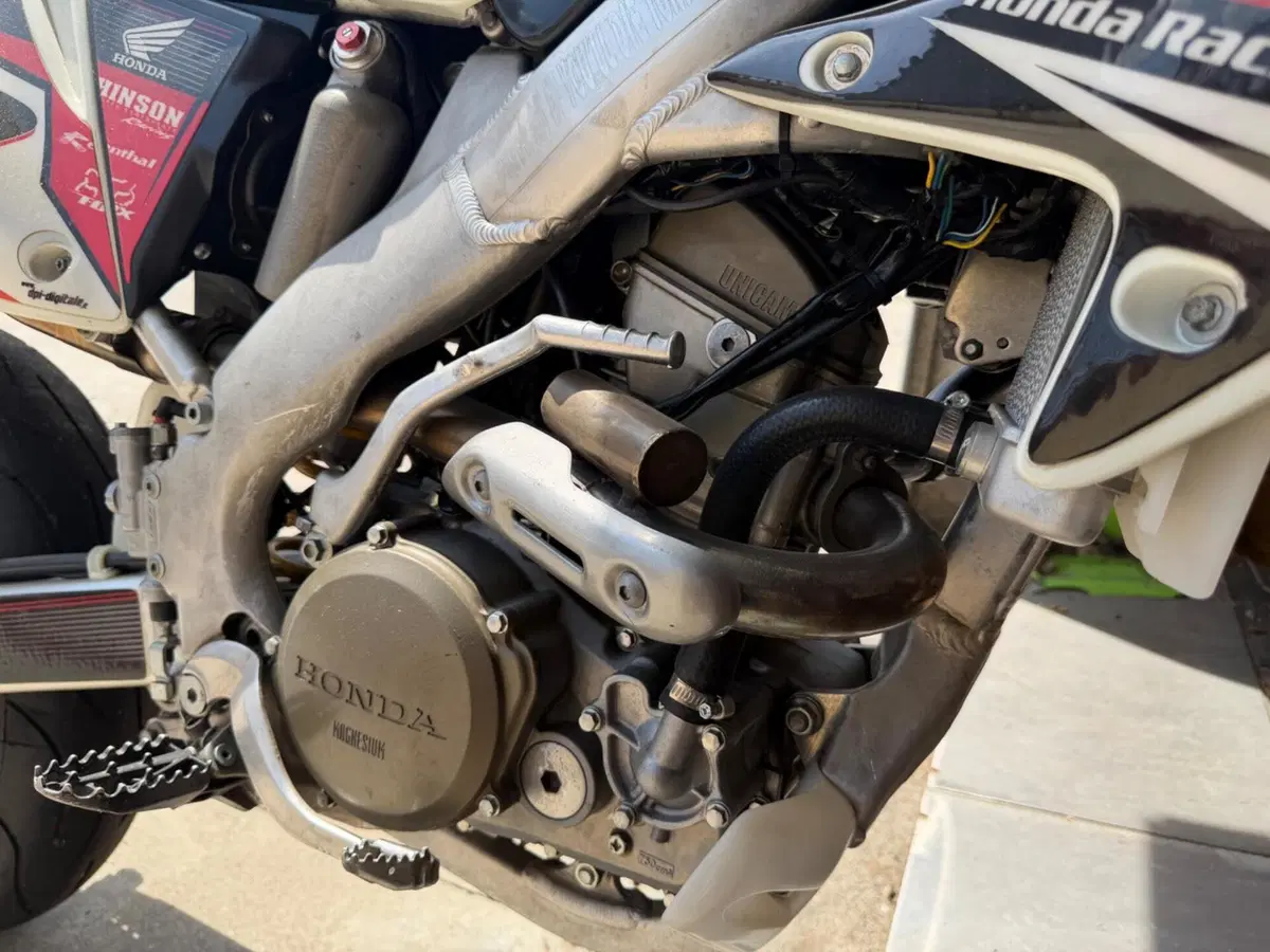 HM CRF 250 X Motard (2005 - 06)  (6)