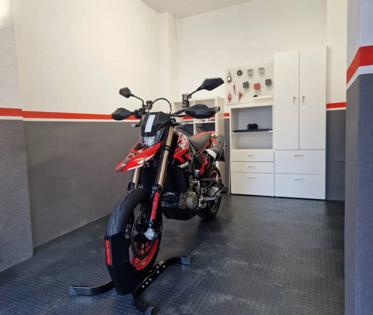 Ducati Hypermotard 698 Mono RVE (2024 - 26) (2)
