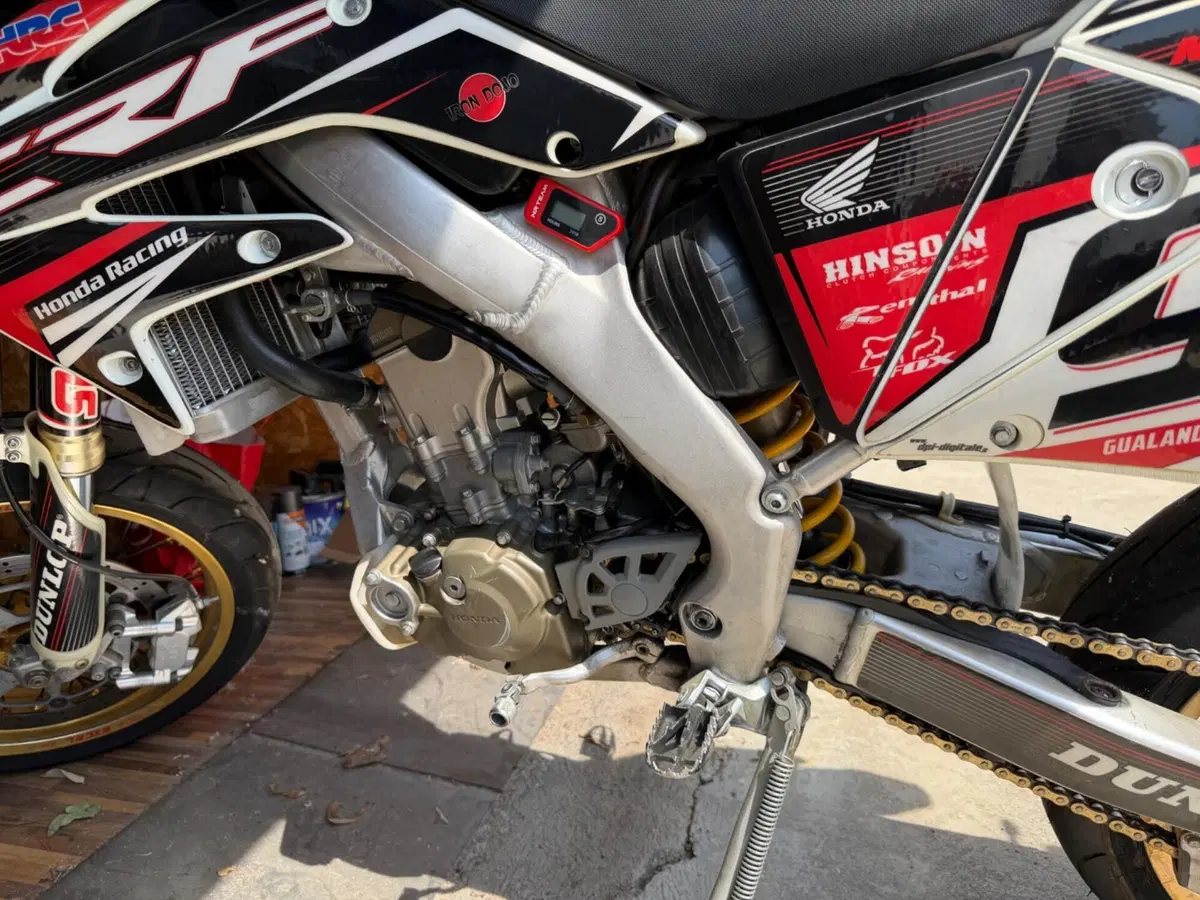 HM CRF 250 X Motard (2005 - 06)  (9)