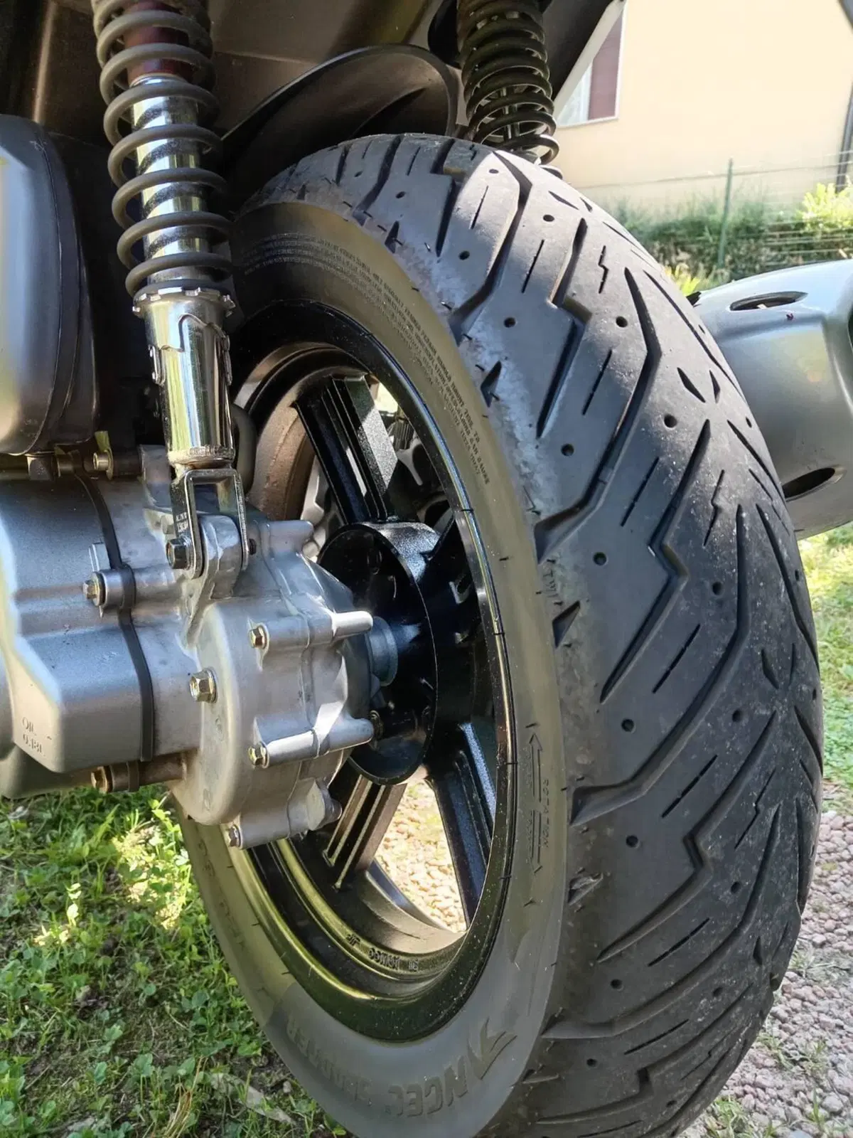 Kymco Agility 150 R16 (4)