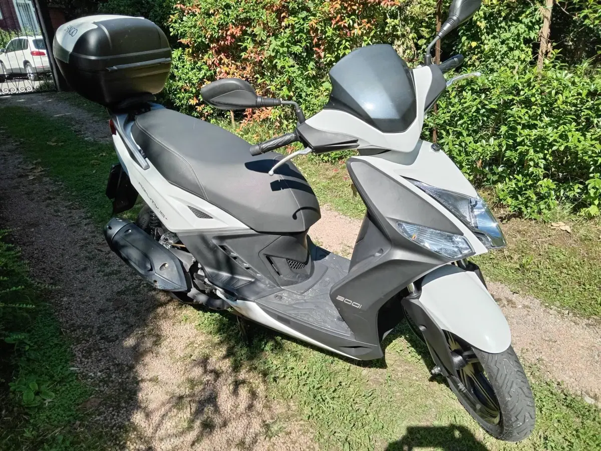Kymco Agility 150 R16 (7)