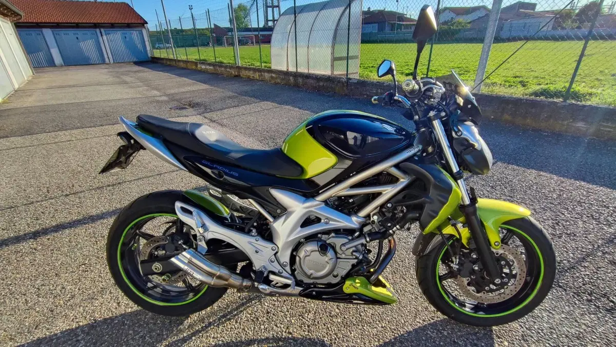 Suzuki Gladius 650 SFV (2009 - 15) (7)
