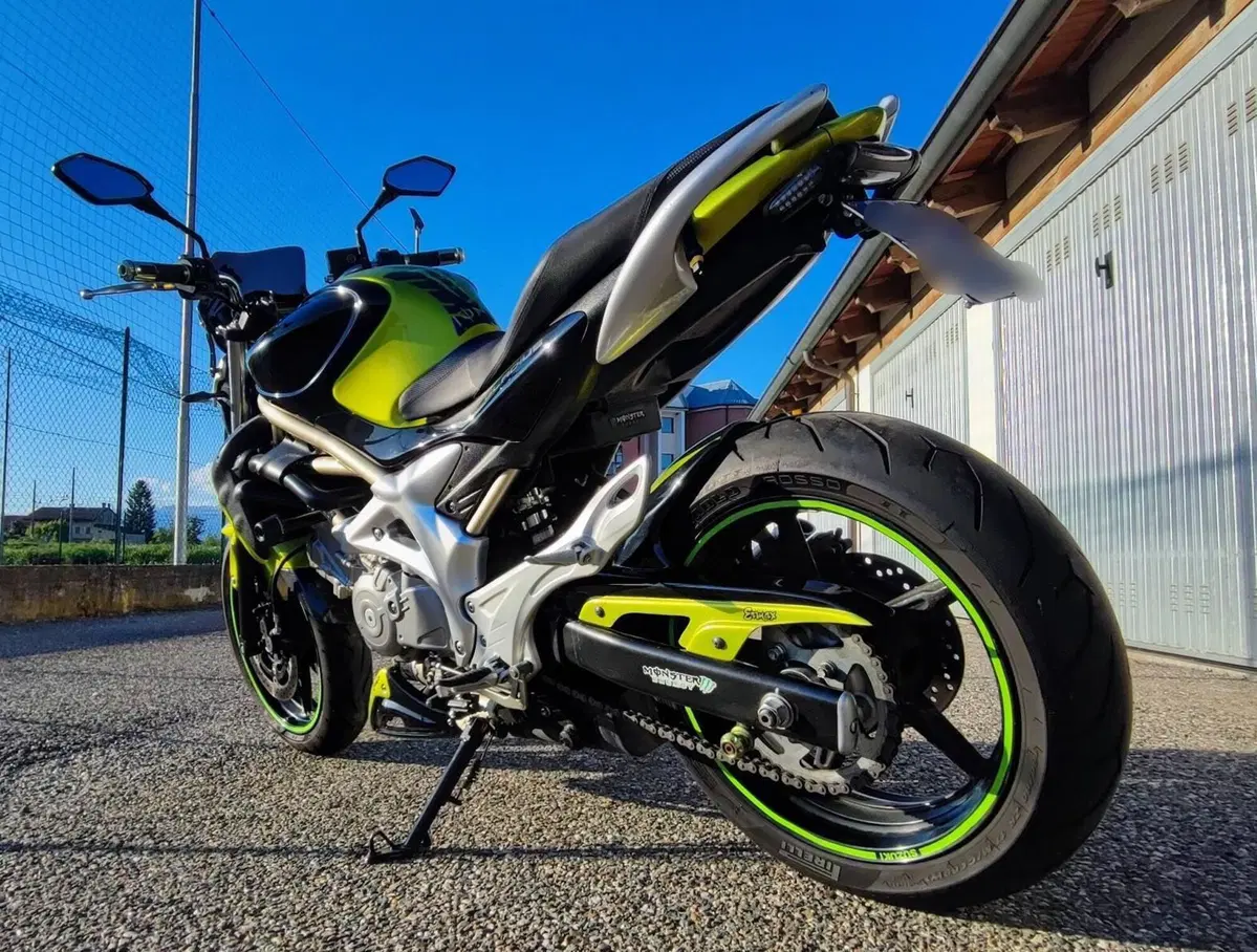 Suzuki Gladius 650 SFV (2009 - 15) (6)
