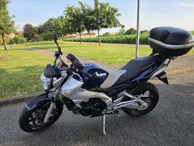 Suzuki GSR 600 (2006 - 11) usata