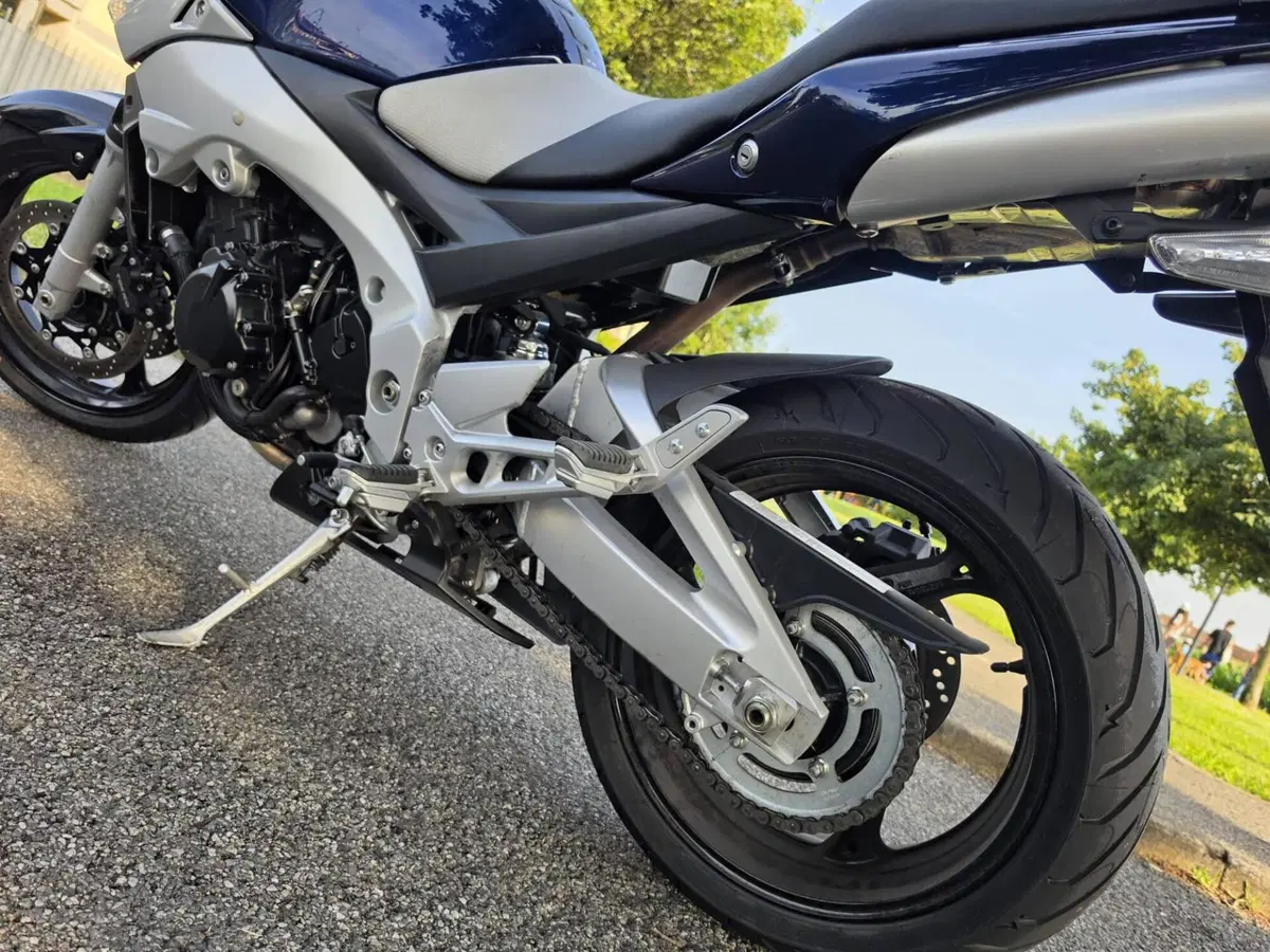 Suzuki GSR 600 (2006 - 11) (9)