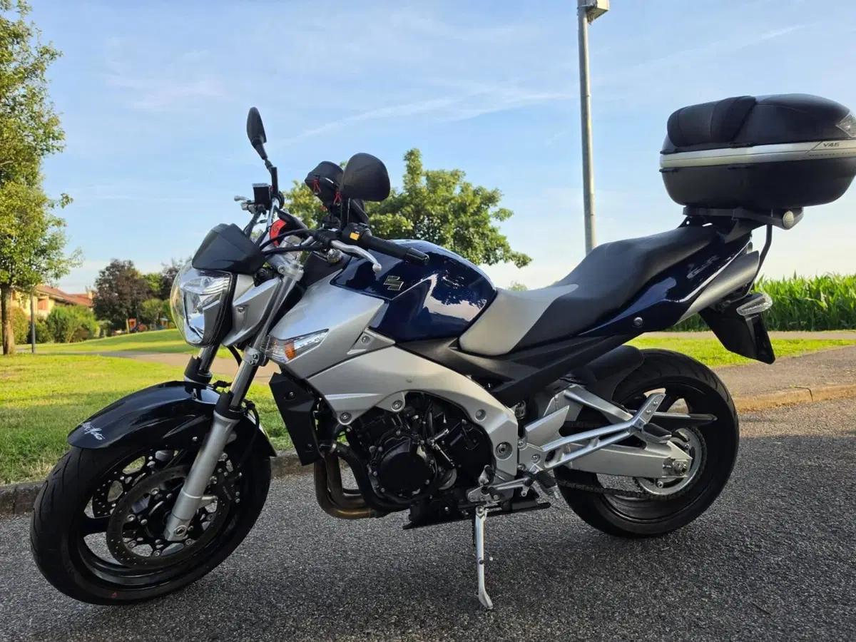 Suzuki GSR 600 (2006 - 11) (11)