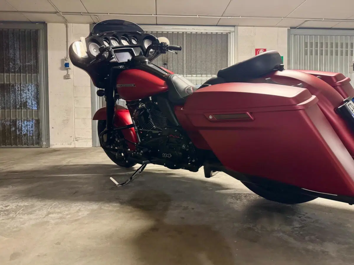Harley-Davidson 114 Street Glide Special (2019 - 20) - FLHXS (4)