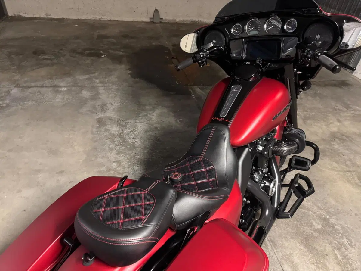 Harley-Davidson 114 Street Glide Special (2019 - 20) - FLHXS (5)