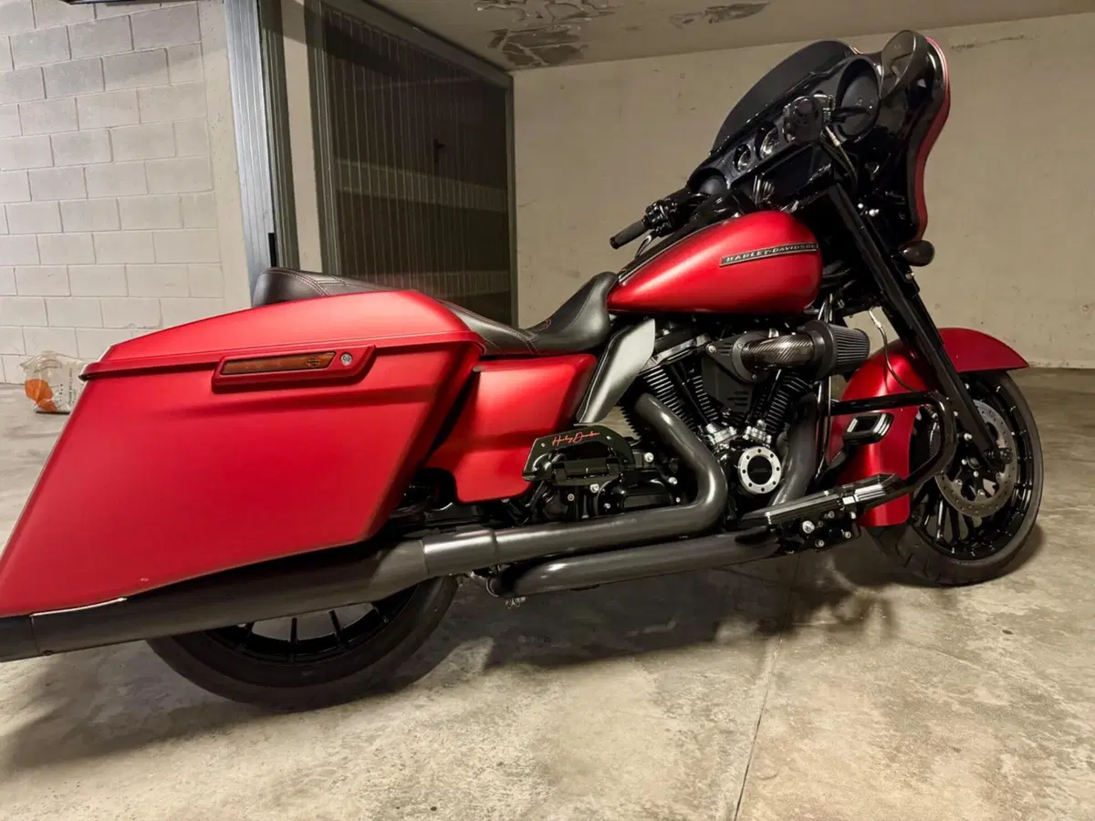 Harley-Davidson 114 Street Glide Special (2019 - 20) - FLHXS (7)