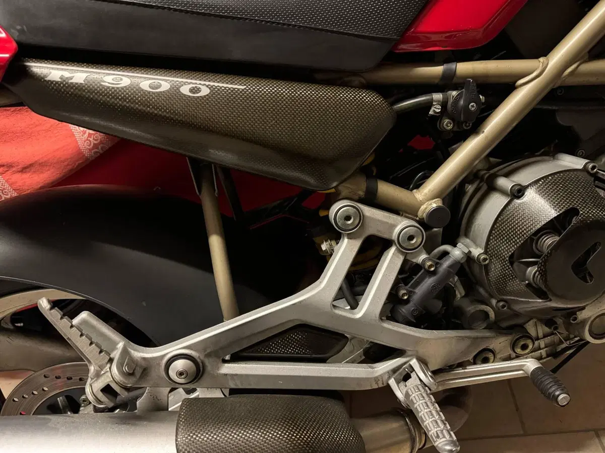 Ducati Monster 900 (6)
